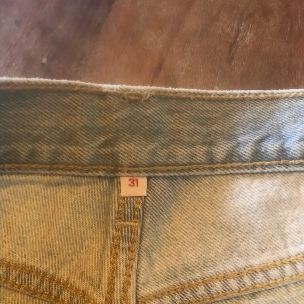 NWT Levi’s Wedgie Fit High-Rise Jean Shorts in Light Wash